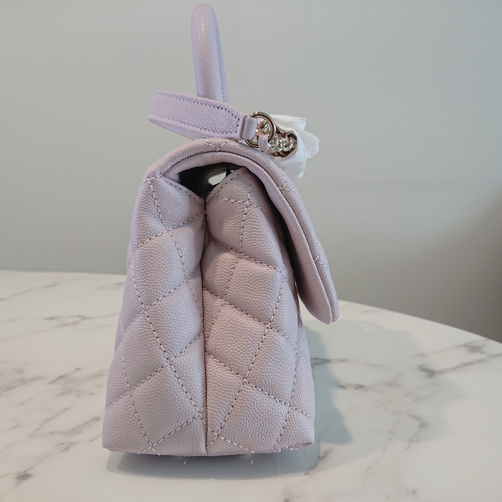 New CHANEL 20A Lilac Caviar Small Coco Handle GHW - Picture 3 of 7